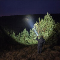 Armytek Dobermann Pro Max kalt-weiß, 3000 Lumen, 460 Meter Leuchweite